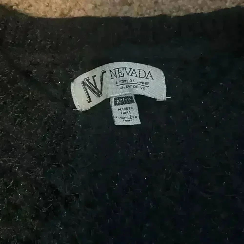 Black fuzzy sweater - Picture 4 of 5